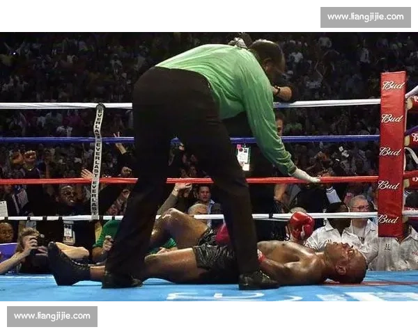从不可能到奇迹道格拉斯击败泰森的拳坛历史一夜改变格局的世界重拳